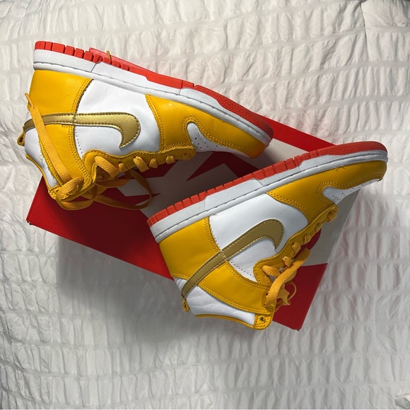 Nike Gold Cover Dunk high - Picture 3 of 5